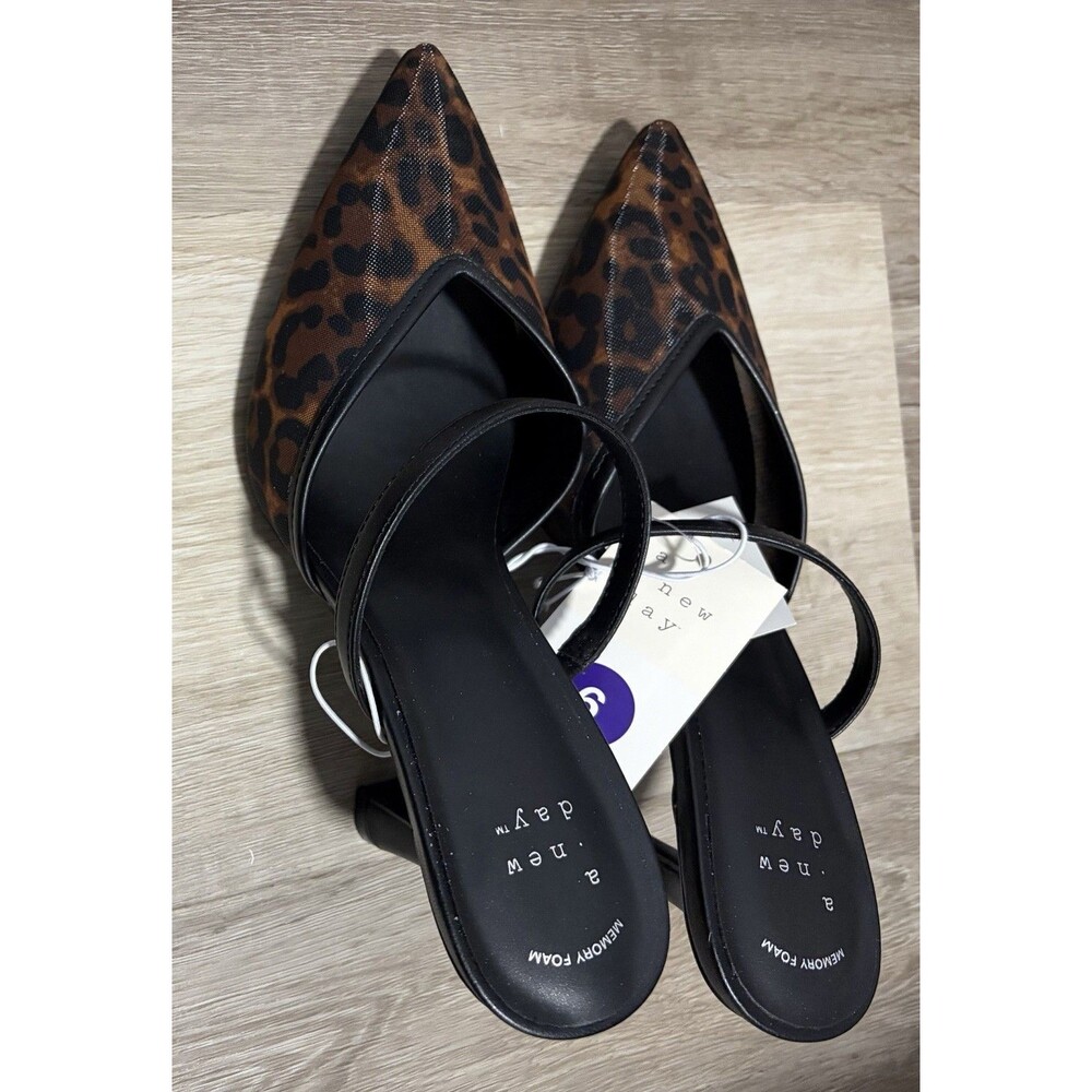 Women’s Animal Print Heels Size 6 New with Box - Picture 2 of 2